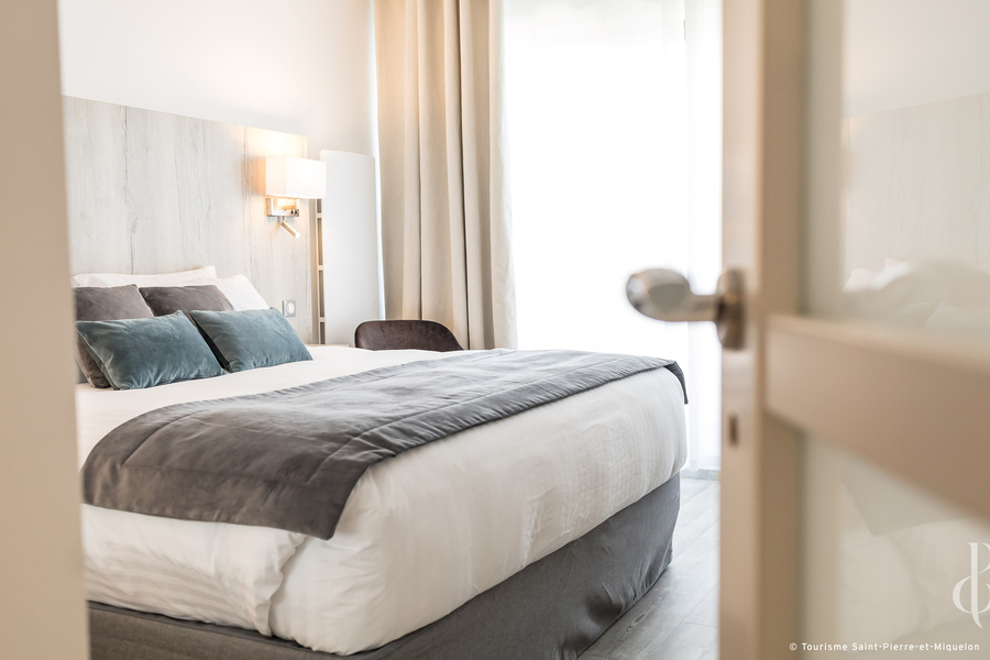 Bienvenue dans votre hôtel à Saint-Pierre-et-Miquelon – Les Terrasses du Port