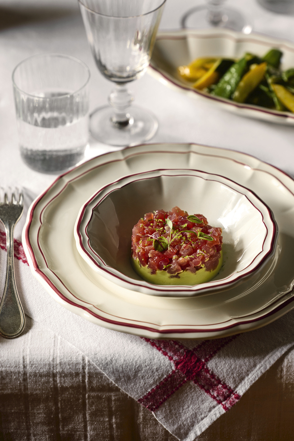 Faïence Gien 2026 : collections Rouen Or et Filet Bordeaux