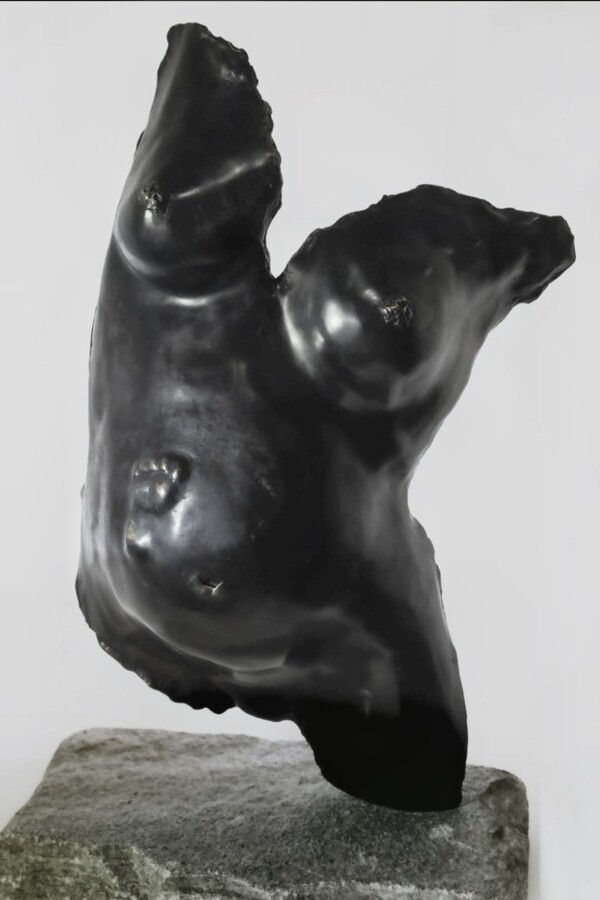Plongée dans l'univers d'une sculptrice suisse – Isabelle Corthay