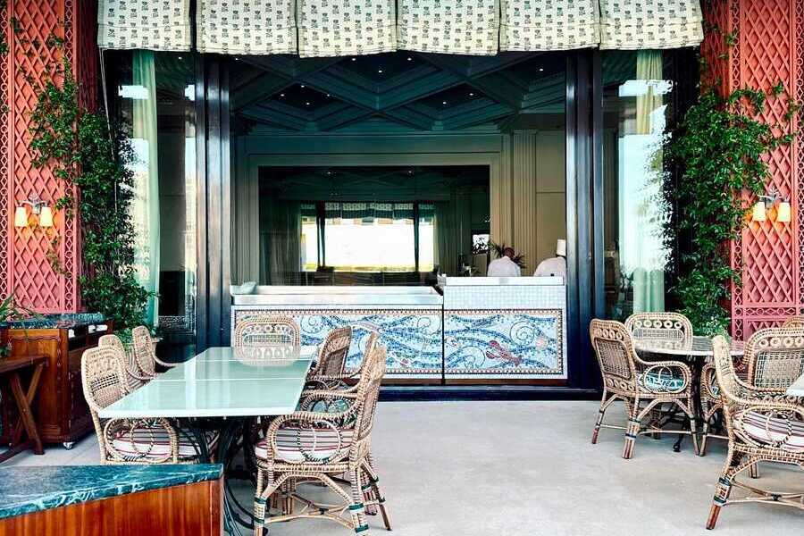 Une mosaïste d'art au service des espaces de restauration et d'hôtellerie – L.D. Mosaïque