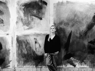 Découvrez l'univers de Miville, artiste peintre abstraite