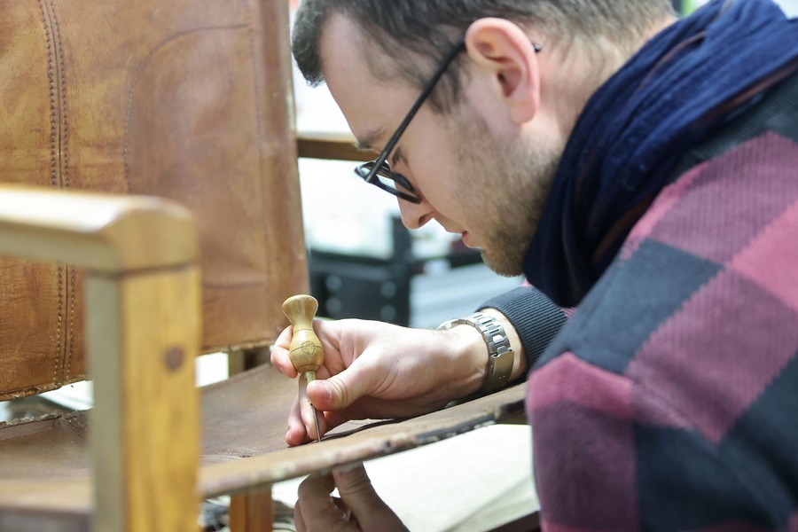 Sellier garnisseur pour le mobilier sur mesure