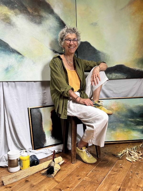 La peinture abstraite inspirée par la nature guide le travail d’Agnès Perruchon.